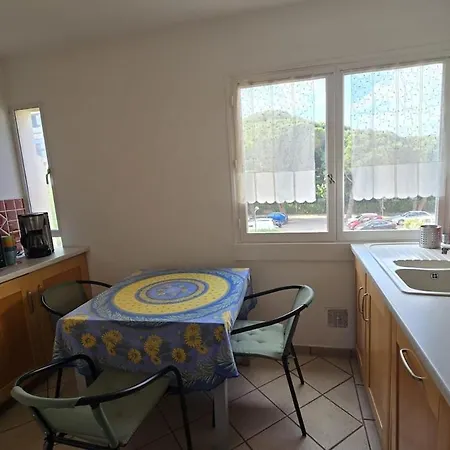 3 Pieces De 57m2 Avec Balcon, Proche Lejlighed