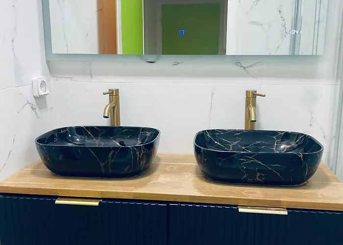 3 Pieces De 57m2 Avec Balcon, Proche *