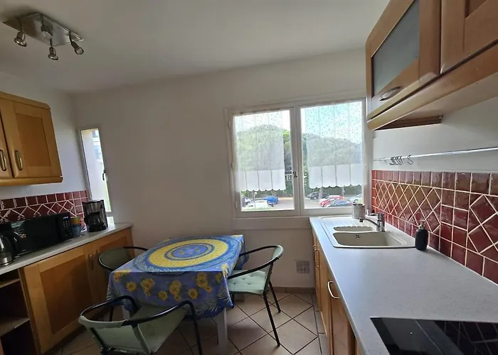 3 Pieces De 57m2 Avec Balcon, Proche * Fréjus